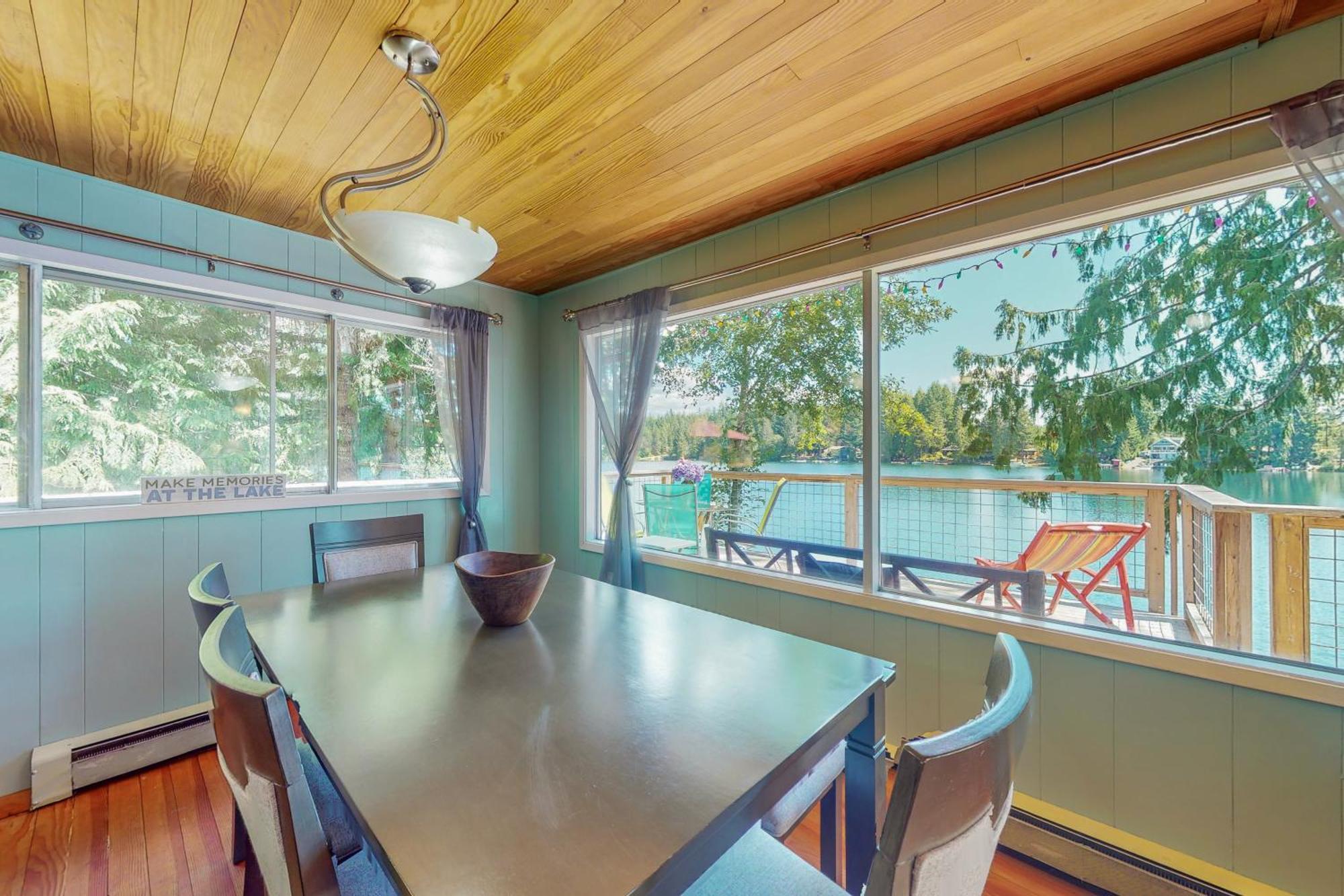 Lake Benson Rendezvous Grapeview Екстер'єр фото